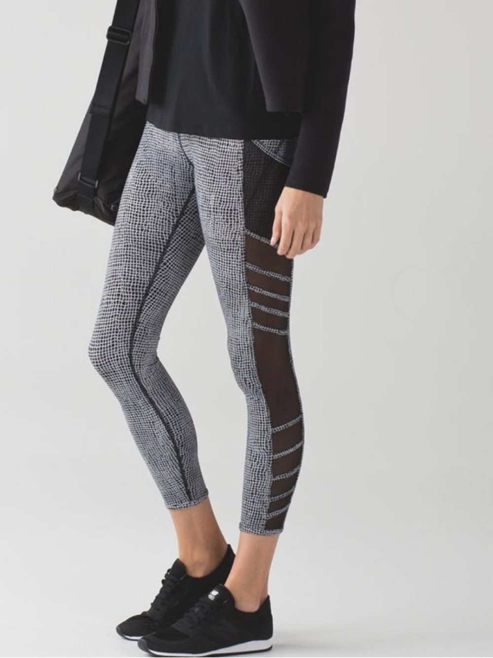 Lululemon Wild And Free Tight Fall Net White Black / Black - Size 6